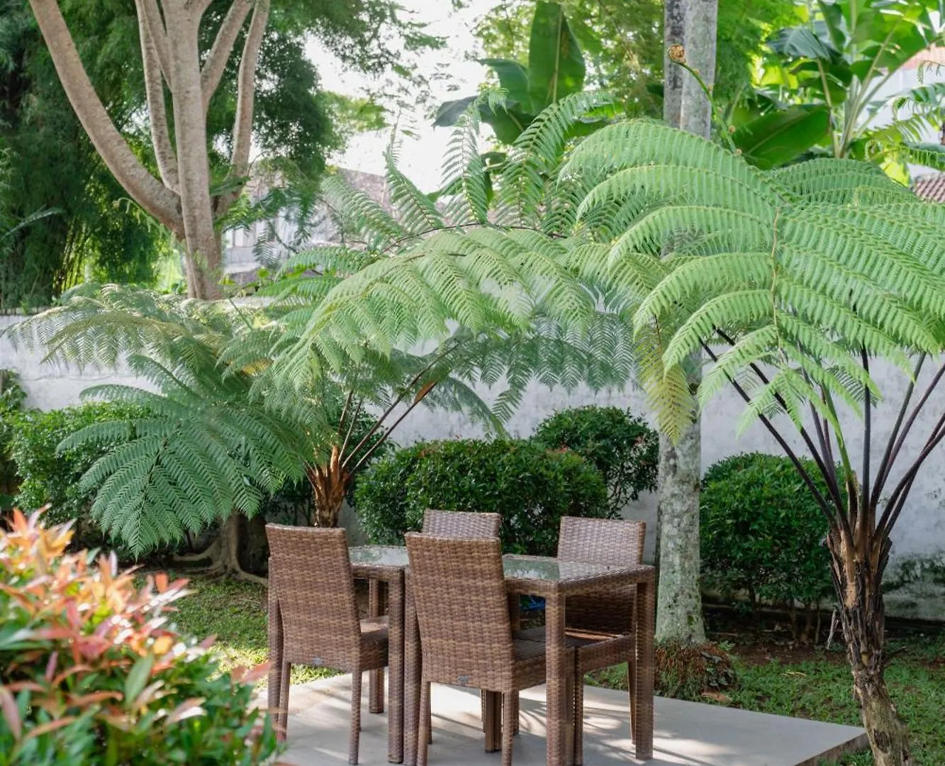 Rouge - Villas Ubud 4*,