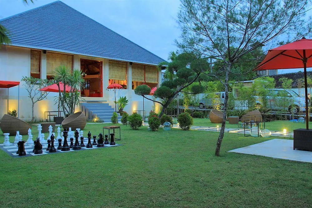 Rouge - Villas Ubud 4*,