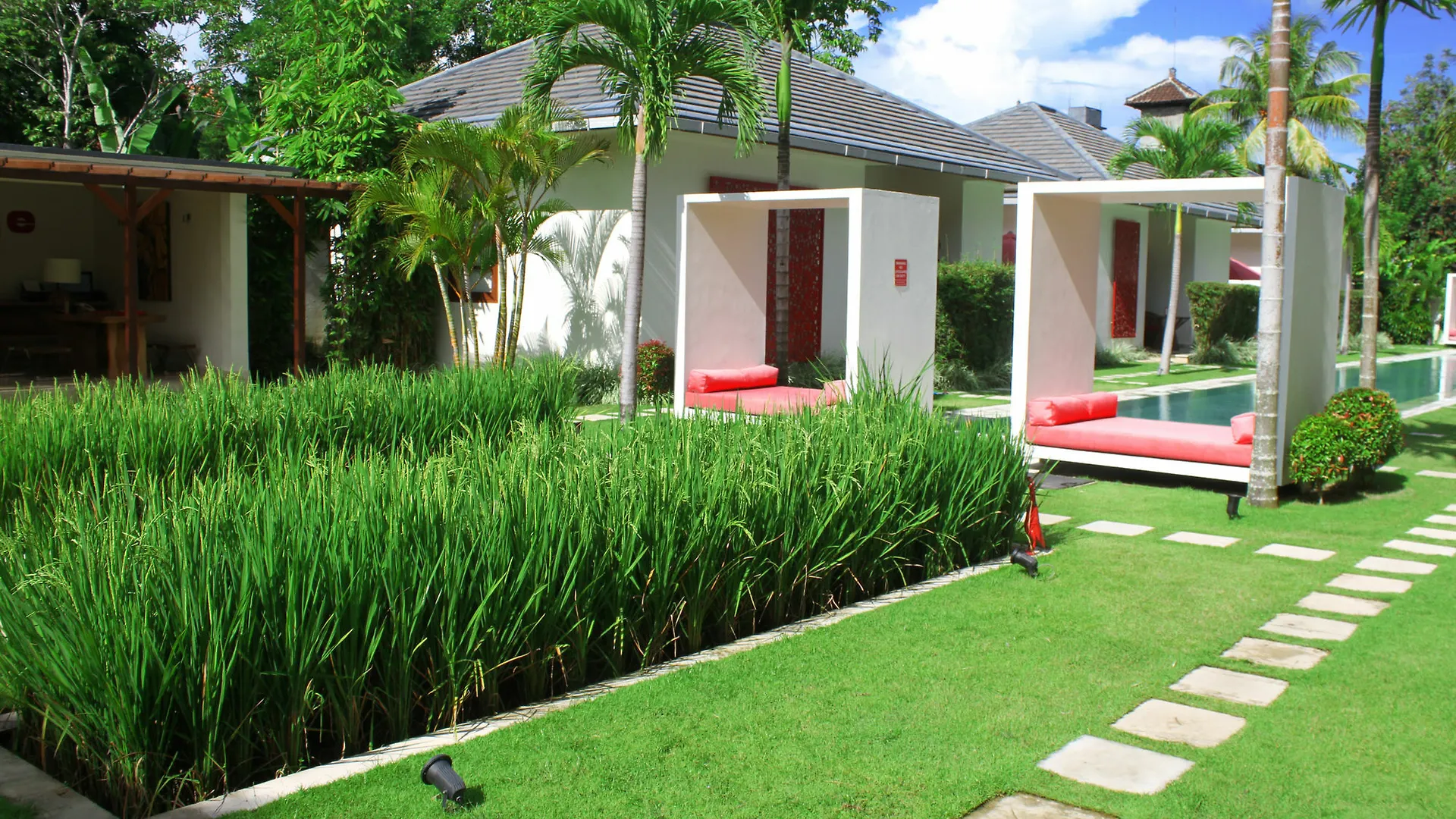 **** Semesteranläggning (resort) Rouge - Villas Ubud Indonesien